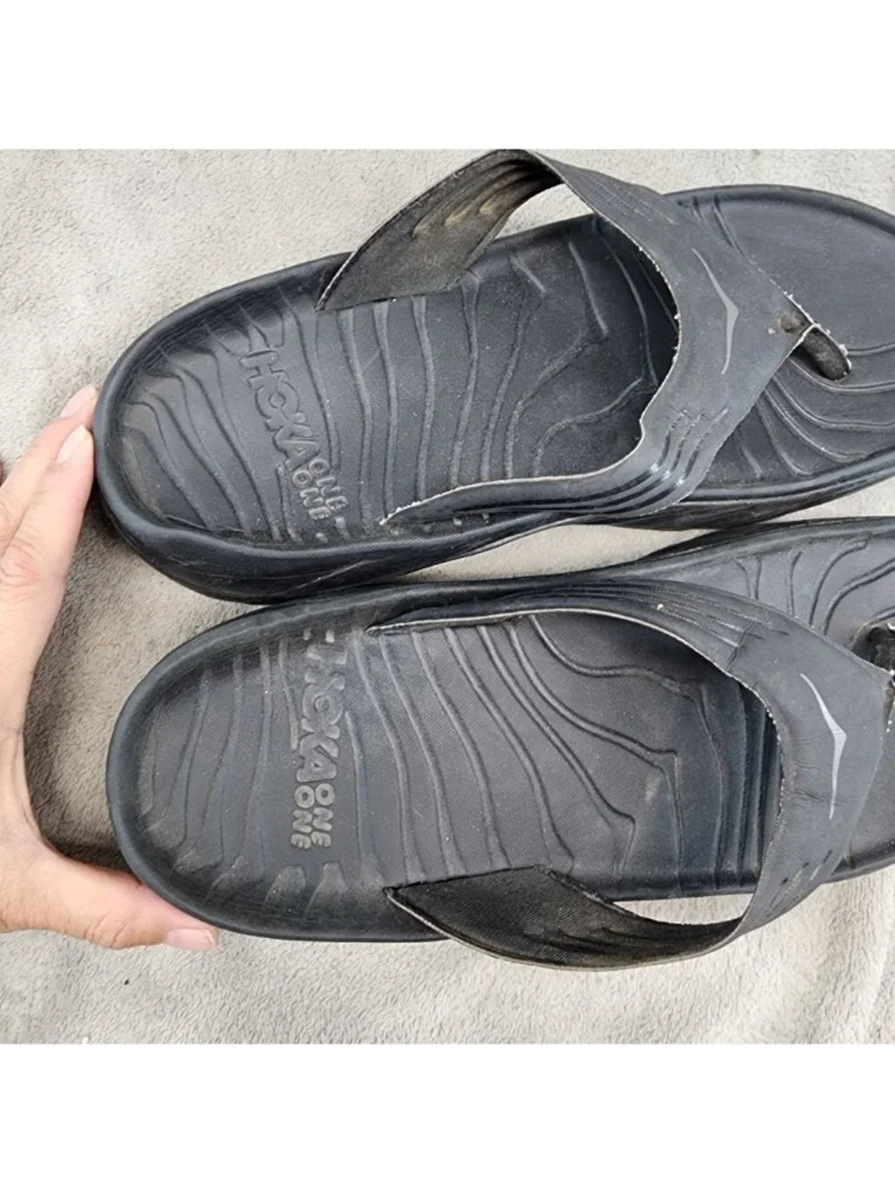 Hoka One One Shoes Mens 12 Black Synthetic Recovery Comfort Flip Flop *Read*